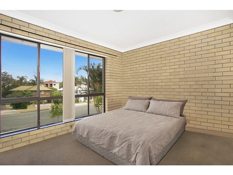 4 ‘Bayswater Lodge’ 35 Chelsea Avenue, Broadbeach QLD 4218