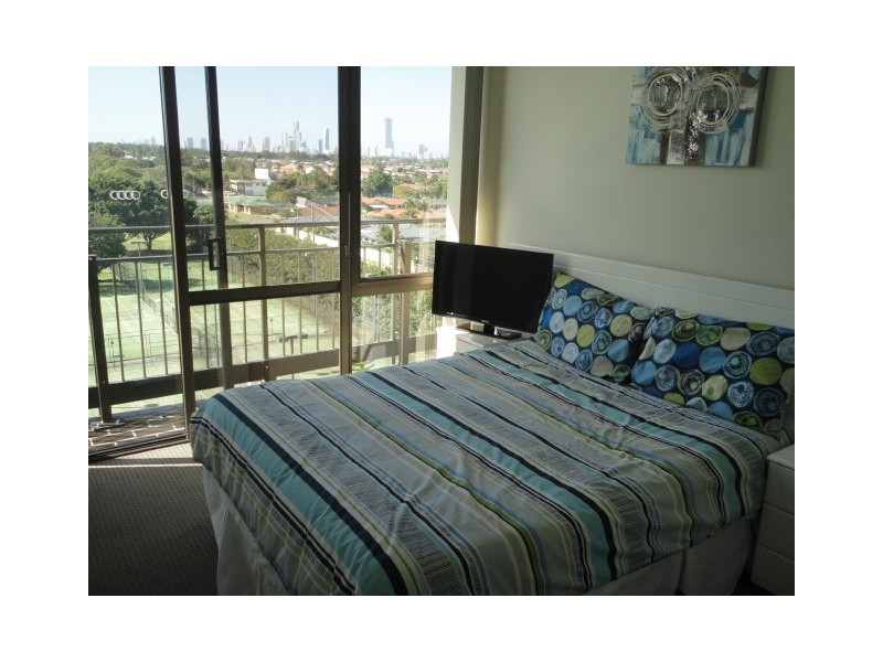51/13 Fairway Drive, Clear Island Waters QLD 4226