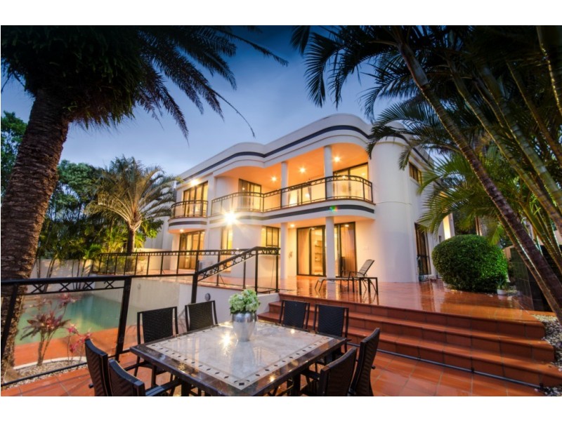 15 Tortuga Place, Clear Island Waters QLD 4226