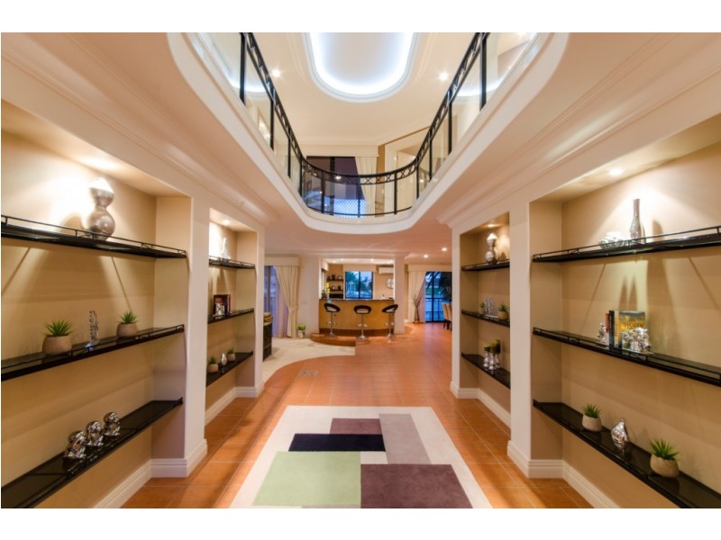 15 Tortuga Place, Clear Island Waters QLD 4226