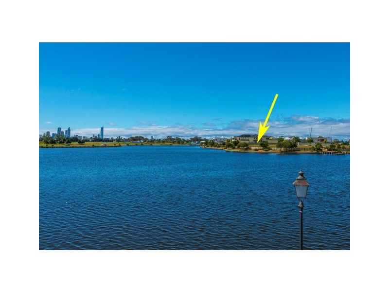 5035 Emerald Island Drive, Carrara QLD 4211