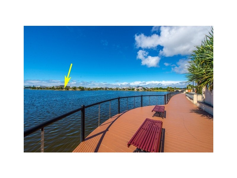 5035 Emerald Island Drive, Carrara QLD 4211