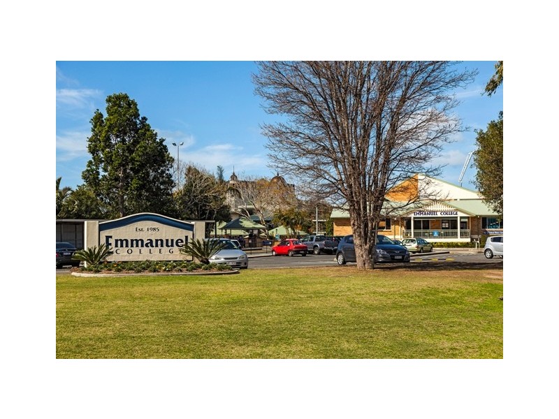 5035 Emerald Island Drive, Carrara QLD 4211