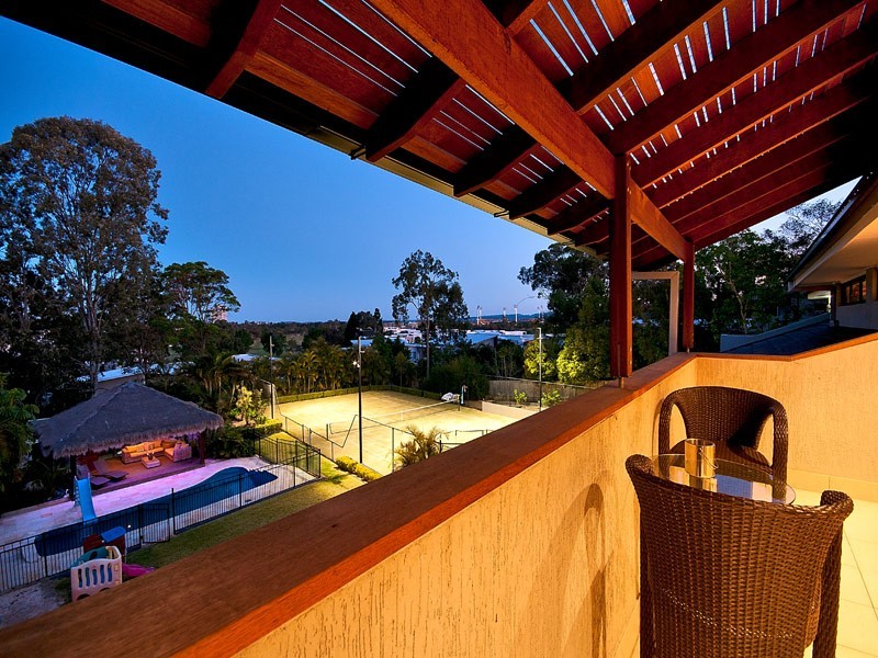 14 Midgera Street, Ashmore QLD 4214