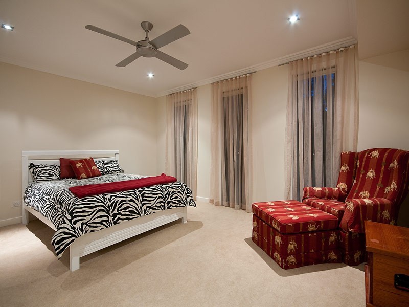 14 Midgera Street, Ashmore QLD 4214