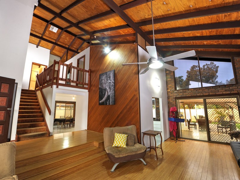 19 Oriana Drive, Mermaid Waters QLD 4218