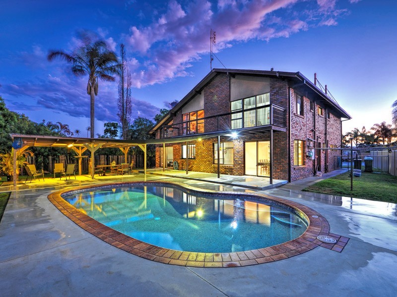 19 Oriana Drive, Mermaid Waters QLD 4218