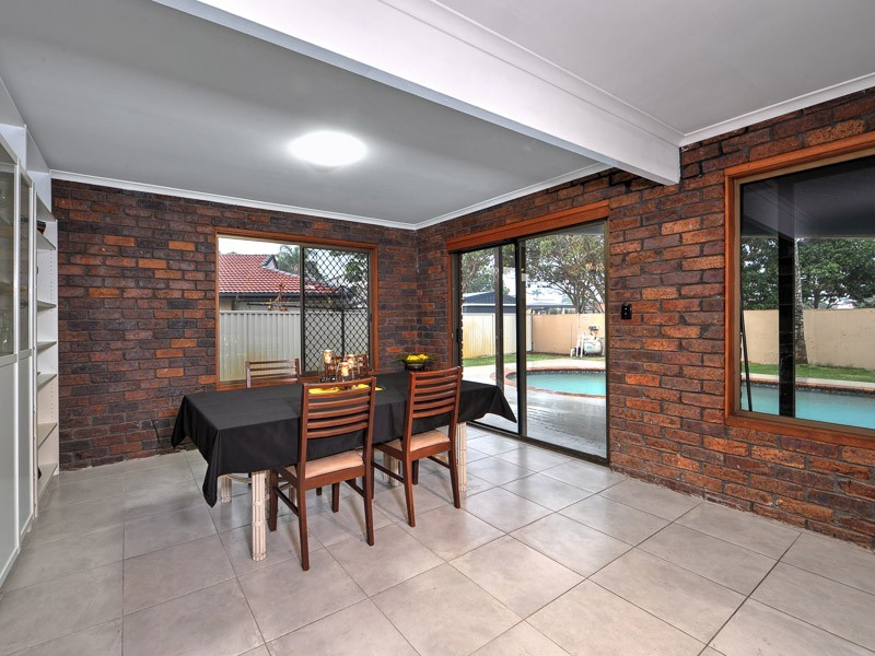 19 Oriana Drive, Mermaid Waters QLD 4218