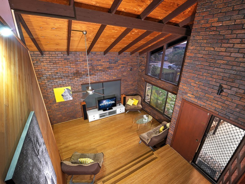 19 Oriana Drive, Mermaid Waters QLD 4218