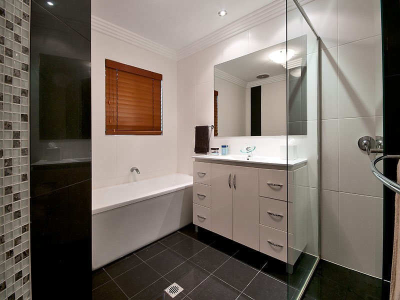 10 Kookaburra Court, Sorrento QLD 4217