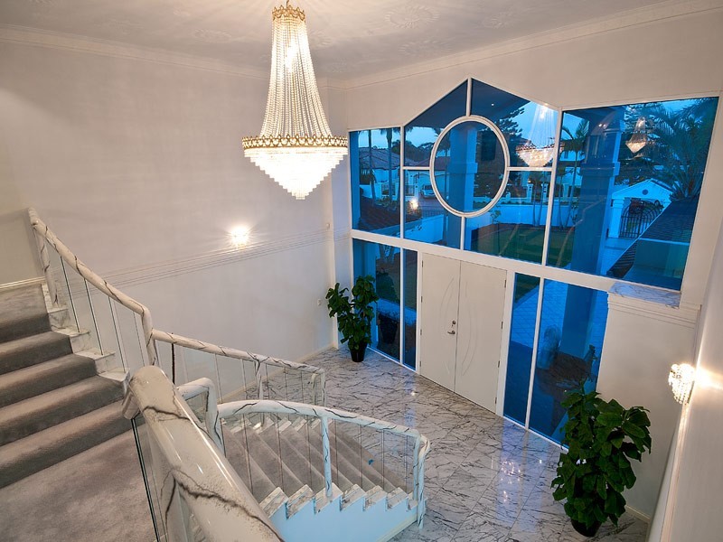 2 St Martin Place, Clear Island Waters QLD 4226