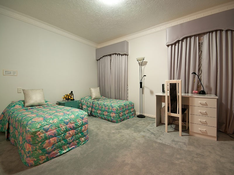 2 St Martin Place, Clear Island Waters QLD 4226