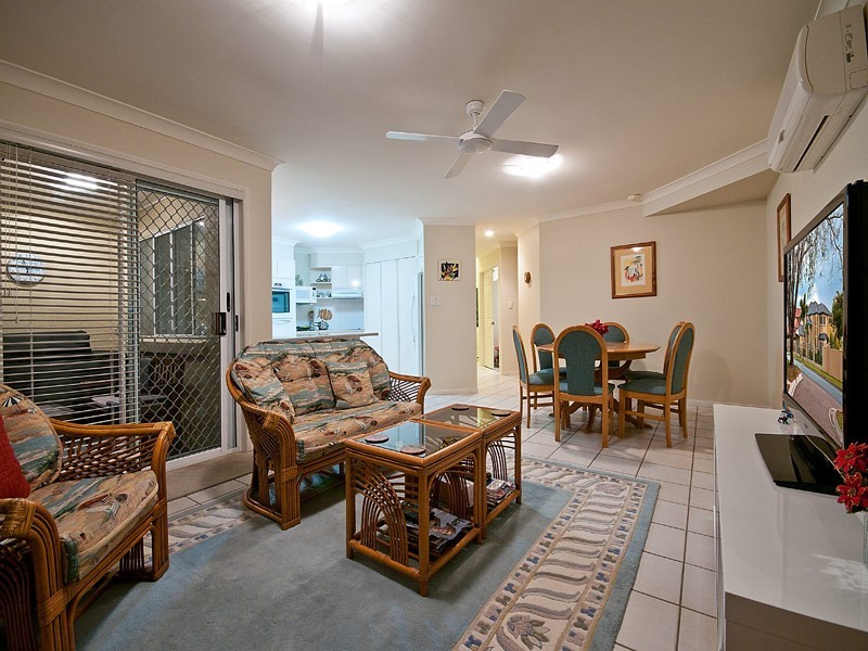 32 Bollard Circuit, Clear Island Waters QLD 4226