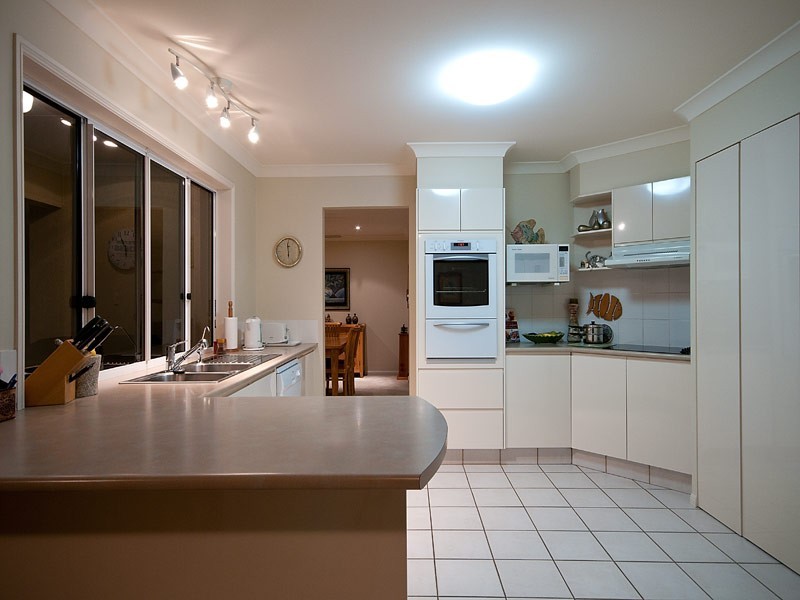 32 Bollard Circuit, Clear Island Waters QLD 4226