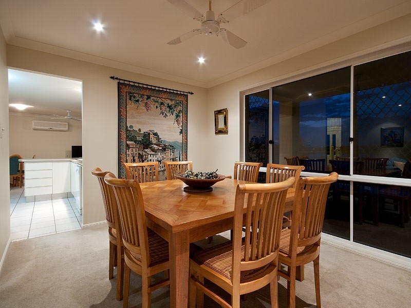 32 Bollard Circuit, Clear Island Waters QLD 4226