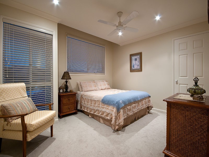 32 Bollard Circuit, Clear Island Waters QLD 4226
