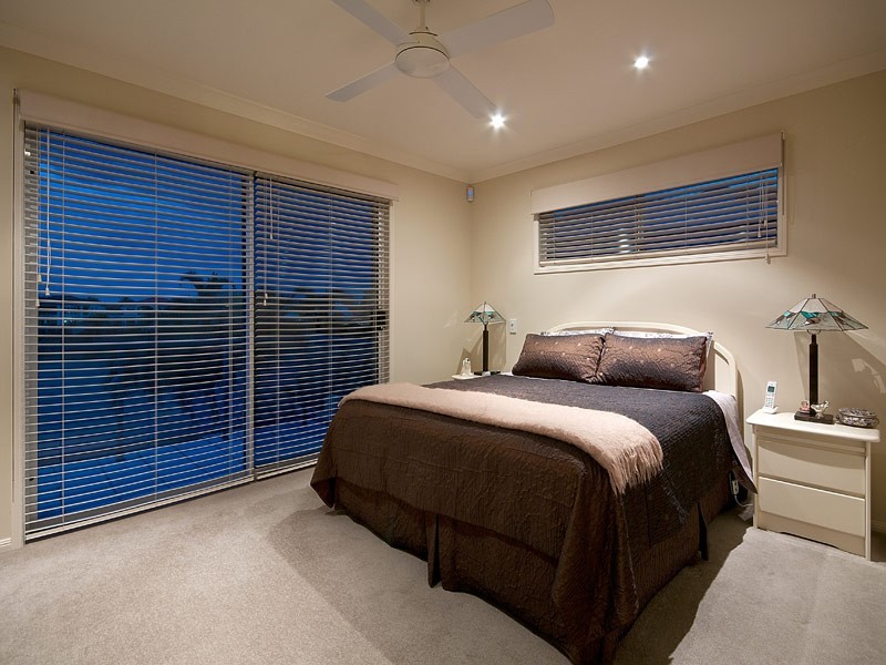 32 Bollard Circuit, Clear Island Waters QLD 4226