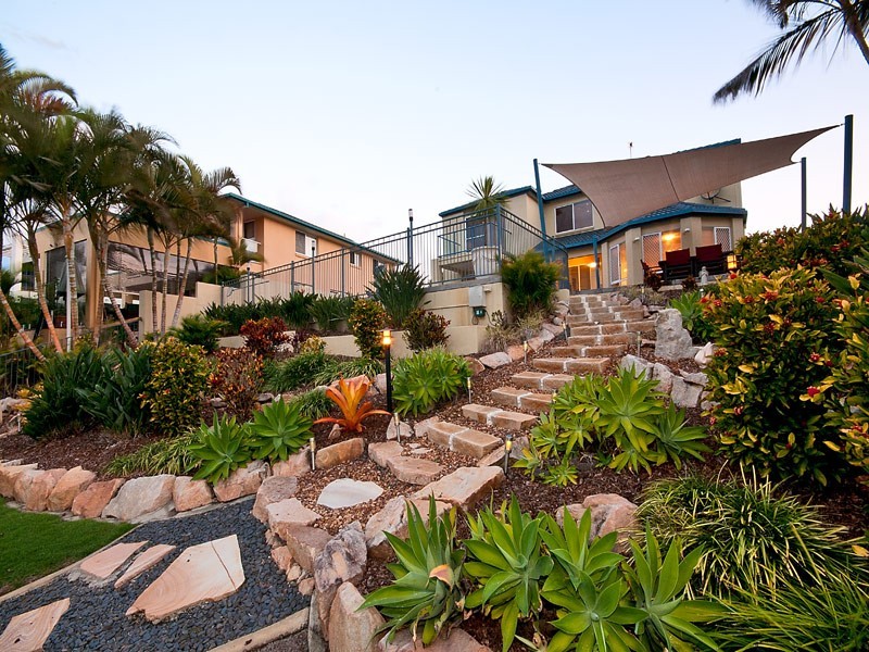 32 Bollard Circuit, Clear Island Waters QLD 4226