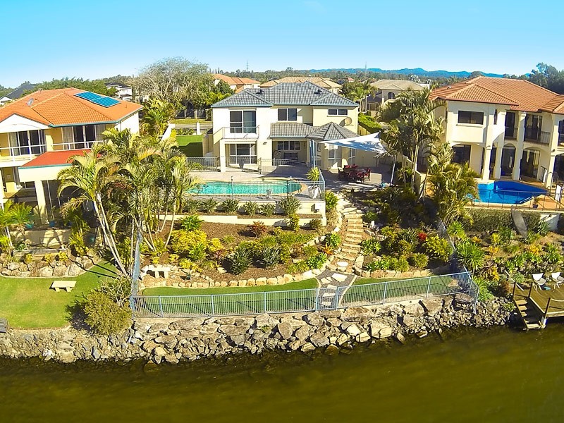 32 Bollard Circuit, Clear Island Waters QLD 4226