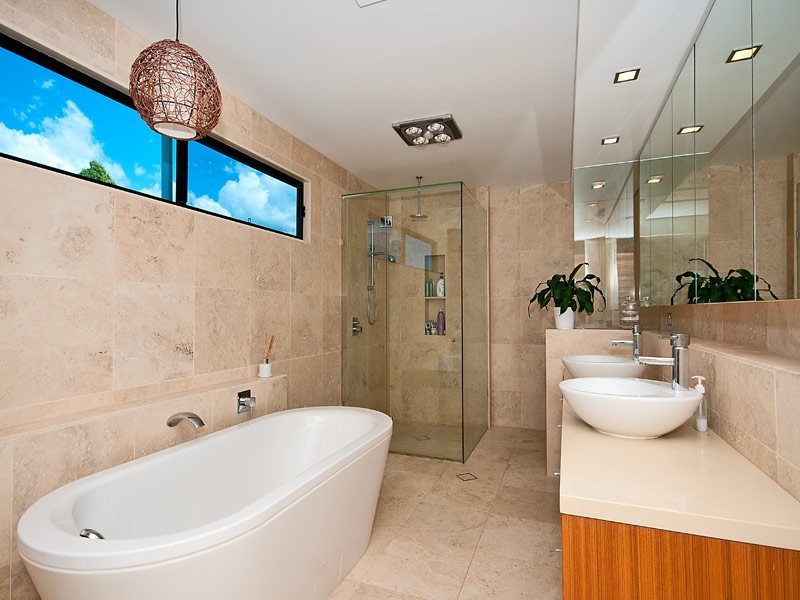 20 Maureen Court, Broadbeach Waters QLD 4218