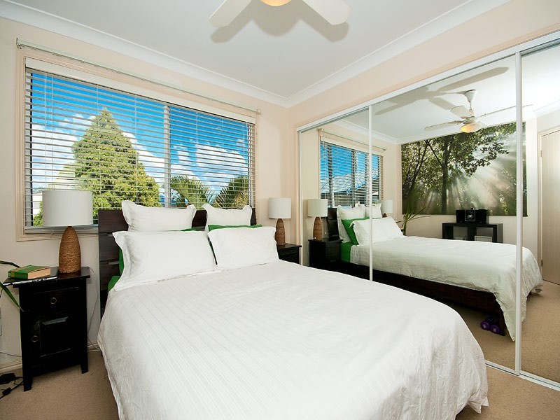 20 Maureen Court, Broadbeach Waters QLD 4218