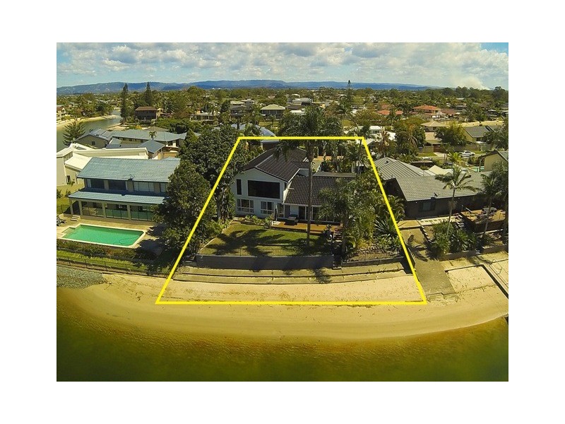 20 Maureen Court, Broadbeach Waters QLD 4218