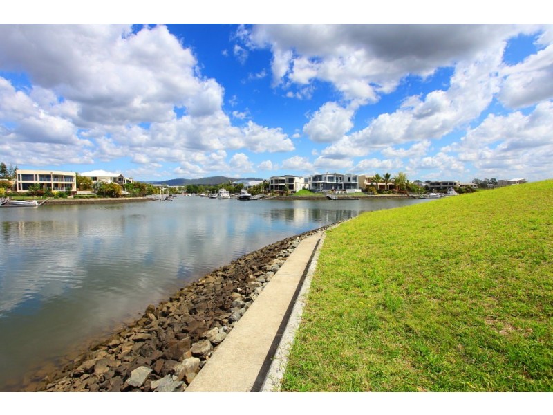 53 and 55 Harbourvue Court, Helensvale QLD 4212