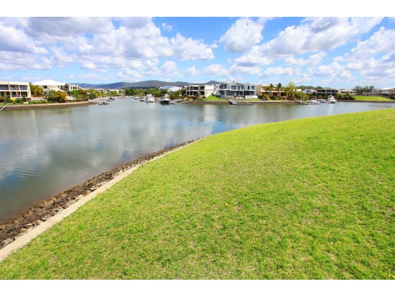 53 and 55 Harbourvue Court, Helensvale QLD 4212