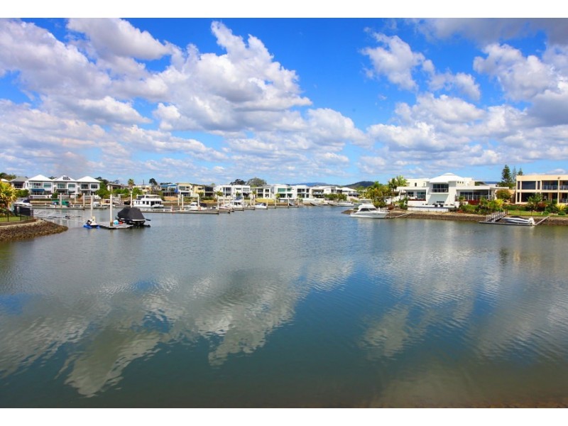 53 and 55 Harbourvue Court, Helensvale QLD 4212