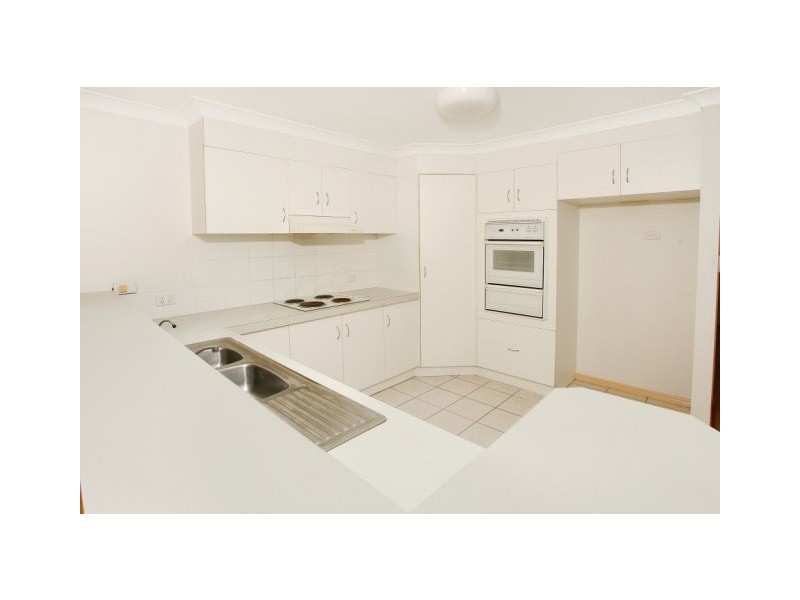 2/15 William Street, Southport QLD 4215