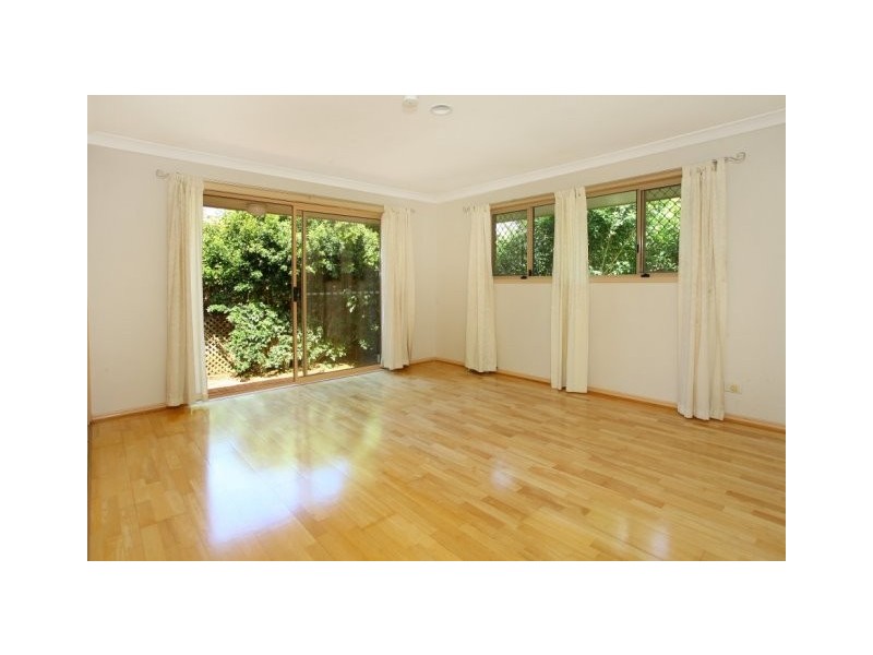 2/15 William Street, Southport QLD 4215