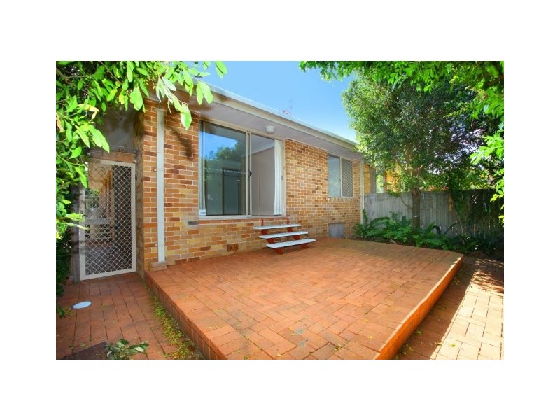 2/15 William Street, Southport QLD 4215