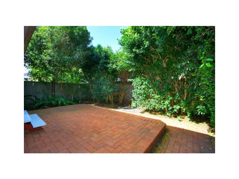 2/15 William Street, Southport QLD 4215