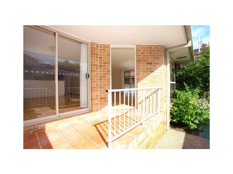 2/15 William Street, Southport QLD 4215