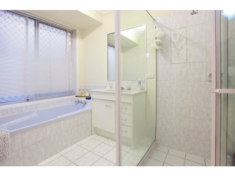 108 Glen Eagles Drive, Robina QLD 4226