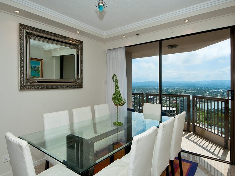 2501 ‘Longbeach’ 28 Northcliffe Terrace, Surfers Paradise QLD 4217