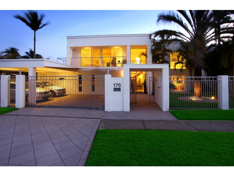 176 Monaco Street, Broadbeach Waters QLD 4218