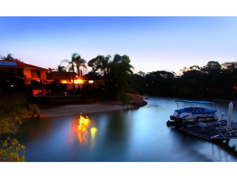 176 Monaco Street, Broadbeach Waters QLD 4218