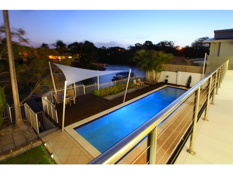 176 Monaco Street, Broadbeach Waters QLD 4218