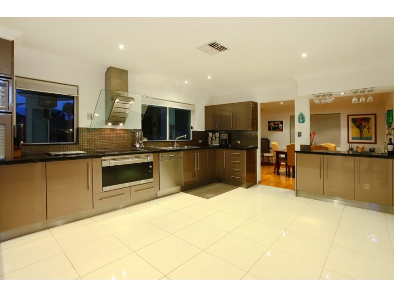 176 Monaco Street, Broadbeach Waters QLD 4218
