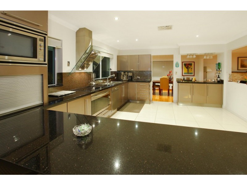 176 Monaco Street, Broadbeach Waters QLD 4218