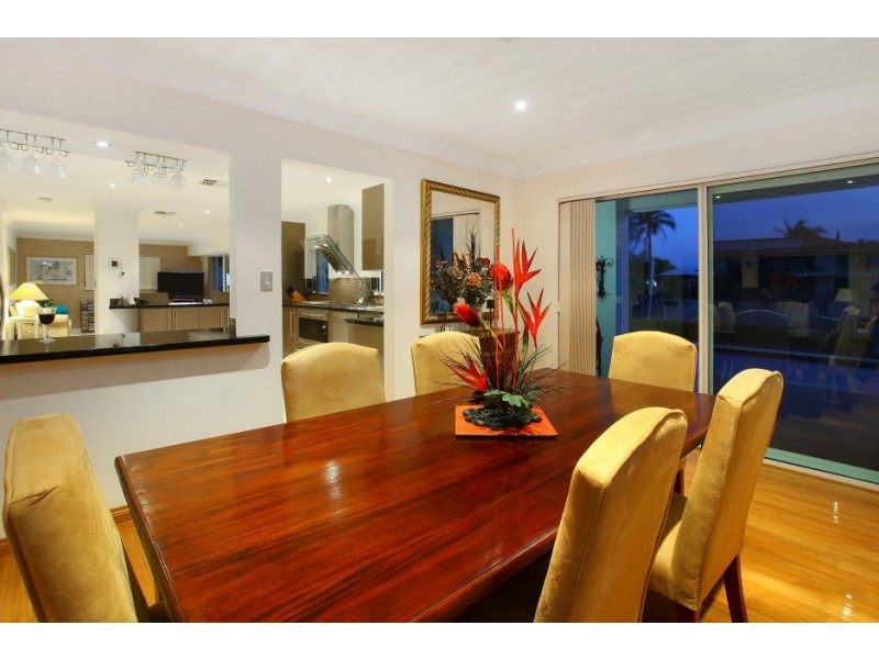 176 Monaco Street, Broadbeach Waters QLD 4218