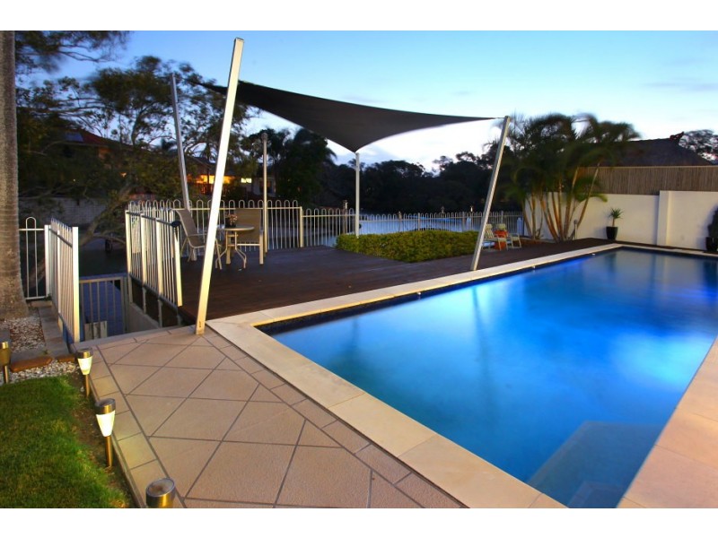 176 Monaco Street, Broadbeach Waters QLD 4218