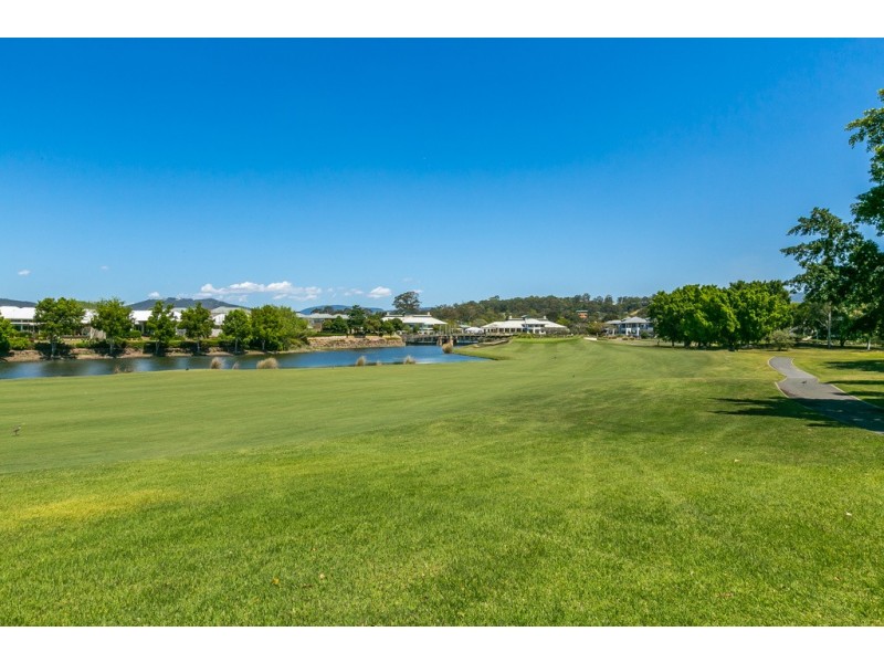 844 Legend Trail, Robina QLD 4226