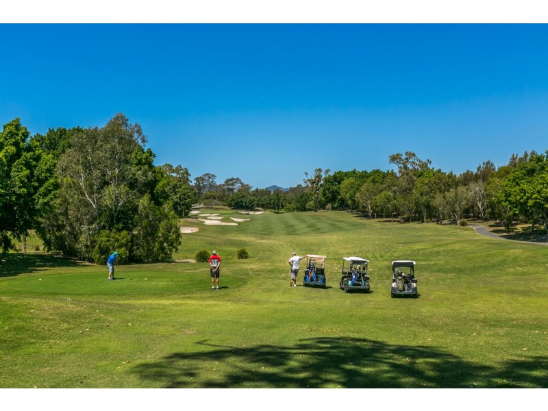 844 Legend Trail, Robina QLD 4226