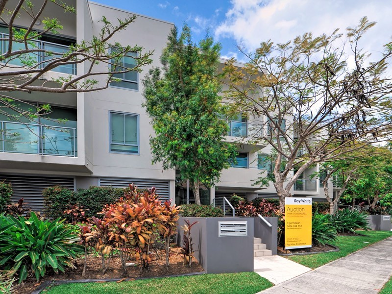 8/6 Miami Key, Broadbeach Waters QLD 4218