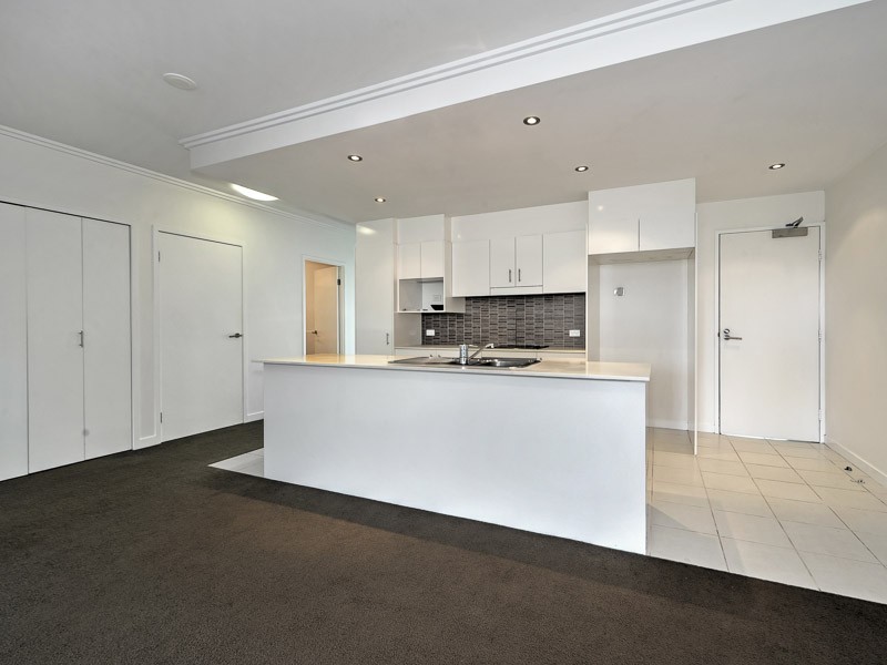8/6 Miami Key, Broadbeach Waters QLD 4218