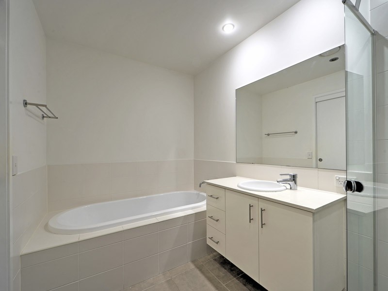 8/6 Miami Key, Broadbeach Waters QLD 4218