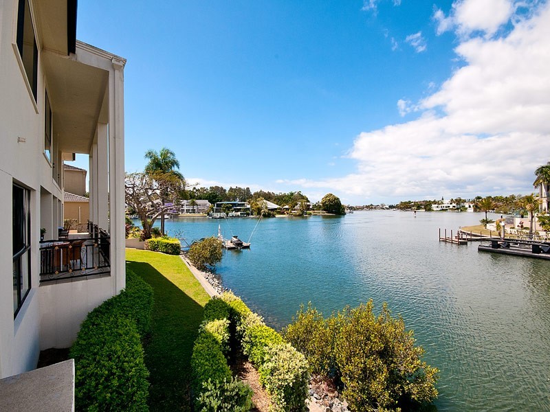 34 Kookaburra Court, Sorrento QLD 4217