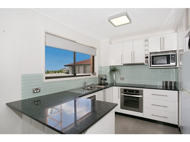 6 ‘Kona Court’ 23 Australia Avenue, Broadbeach QLD 4218
